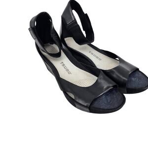 Tsubo Women's Black Leather Ankle Strap 2 Inch Wedge Sandals Size 8.5
